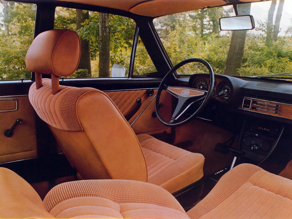 Audi 100 2-door Sedan 100 LS, 92hp (Automatic)